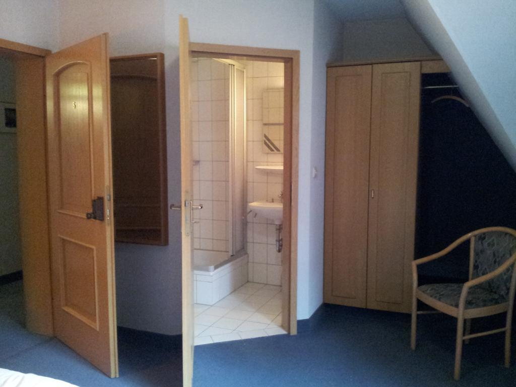 Zur Frischen Quelle Hotel Oberasbach Ngoại thất bức ảnh