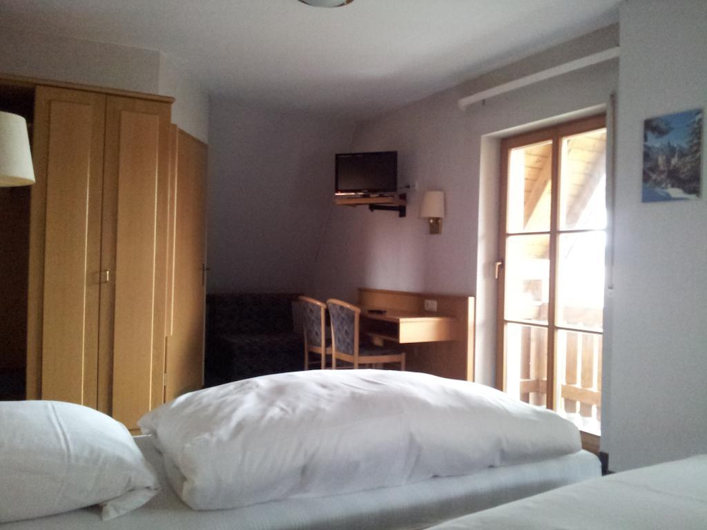 Zur Frischen Quelle Hotel Oberasbach Phòng bức ảnh