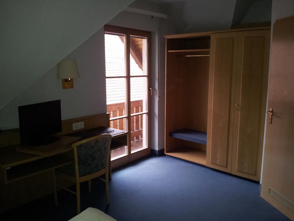 Zur Frischen Quelle Hotel Oberasbach Phòng bức ảnh