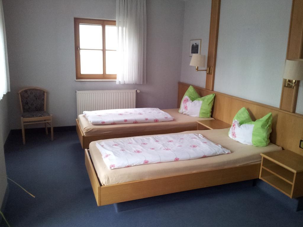 Zur Frischen Quelle Hotel Oberasbach Phòng bức ảnh